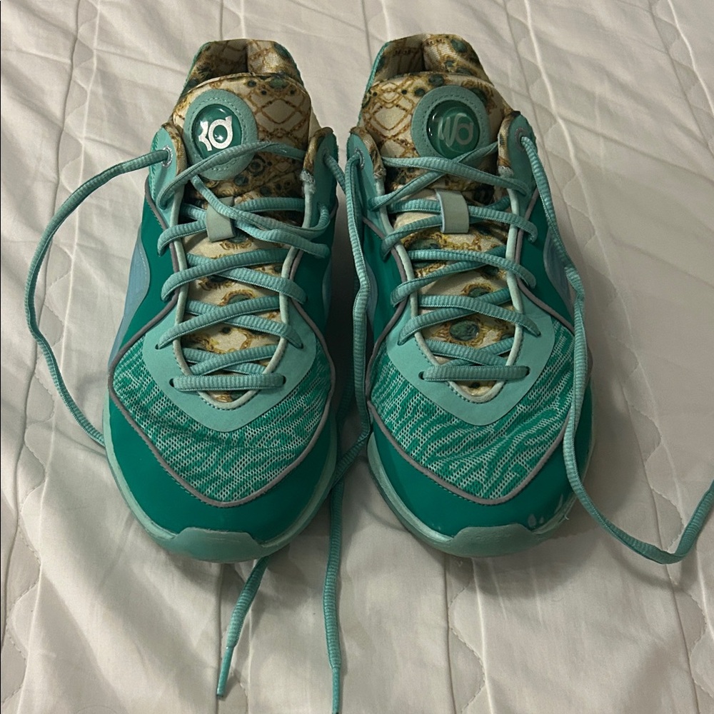 Nike Women's Turquoise Basketball Shoes